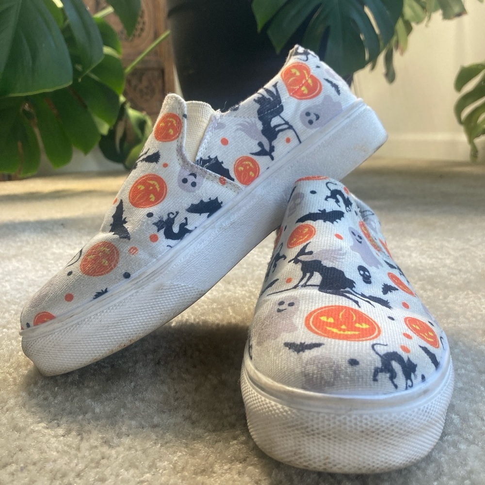 Halloween slip on